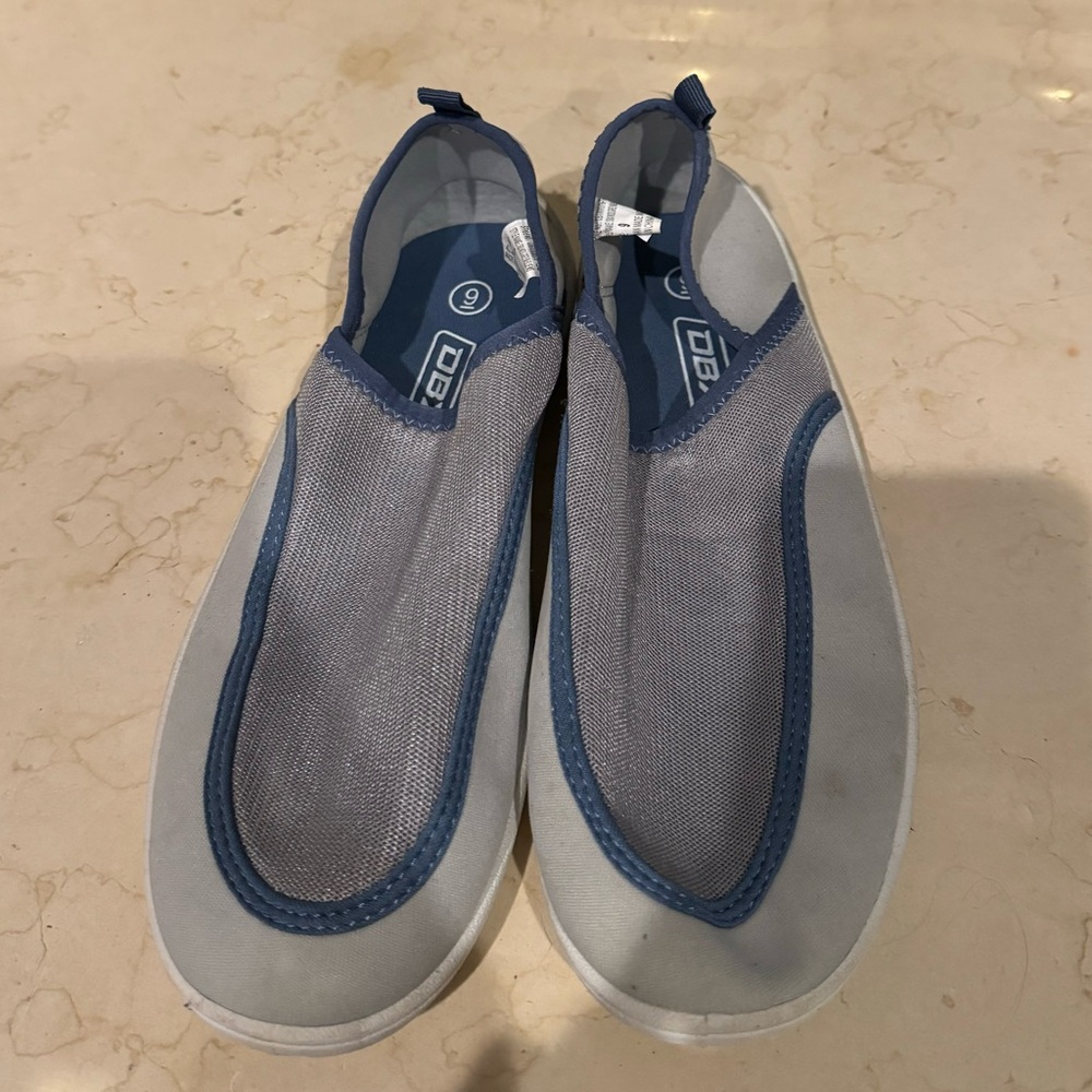 OBX water shoes, blue and gray, size 9